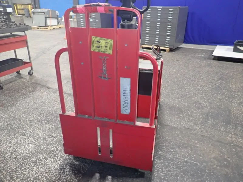 RAYMOND ELECTRIC TOW TRACTOR  -  8600