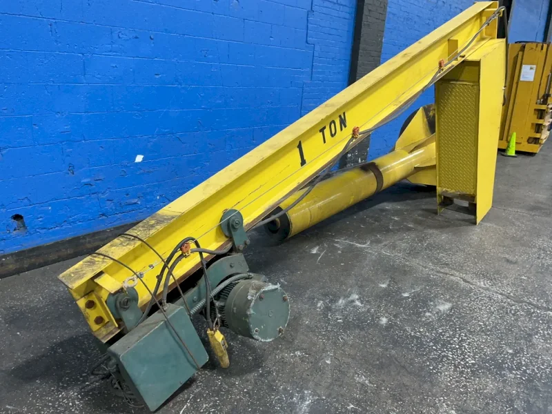 1 TON JIB CRANE W/ HOIST