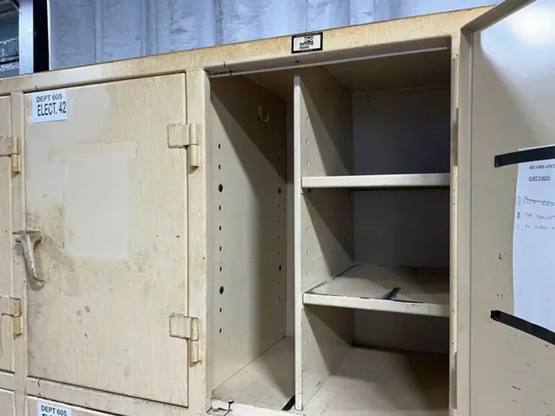 STRONG HOLD 10 DOORS LOCKERS