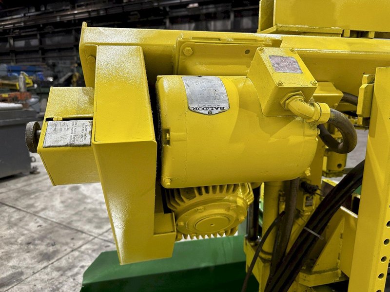 10" X 17" WF WELLS MODEL #W-10-2U AUTOMATIC HORIZONTAL DUAL POST BAND SAW: STOCK #21759