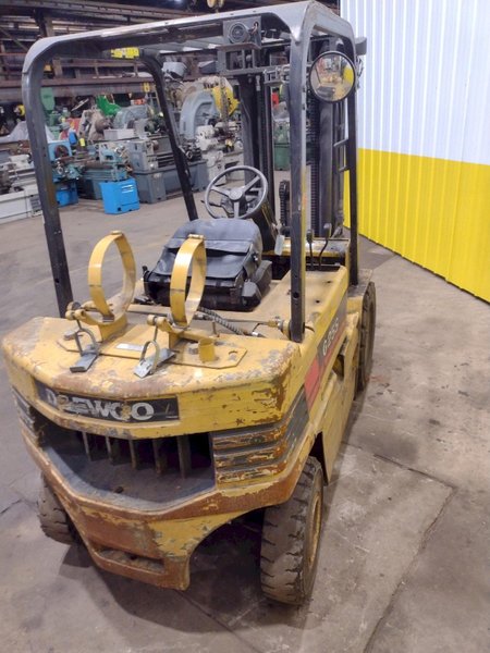 4,500 LB 1995 DAEWOO MODEL #G25S-2 PNEUMATIC TIRE LP FORKLIFT: STOCK #20235