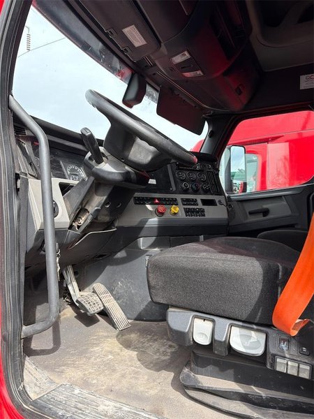 2020 Freightliner Cascadia 1FUJHHDV4LLLC1676