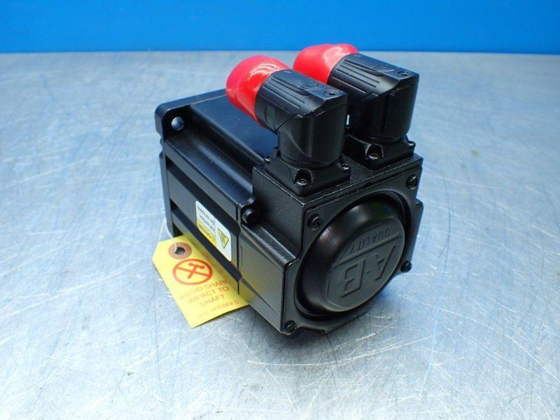 ALLEN-BRADLEY 1.03HP 5000RPM KINETIX INVERTER DUTY AC SERVO MOTOR  -  MPL-B310P-HK72AA