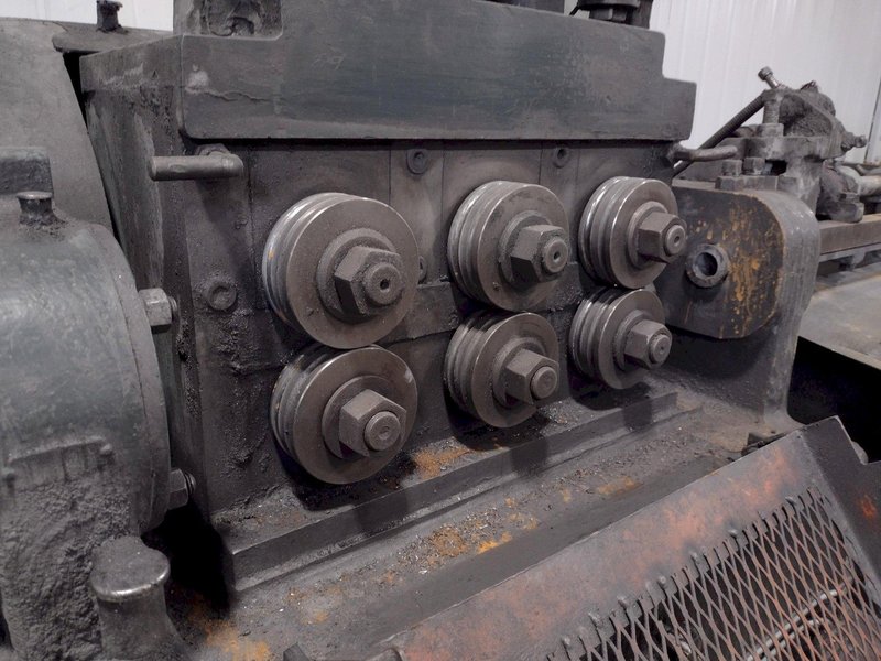 3/8&quot; LEWIS MODEL #8CV WIRE STRAIGHTEN &amp; CUT MACHINE: STOCK 16181