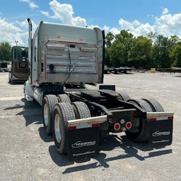 Freightliner Coronado Glider Truck – Detroit Series 60 12.7L, 500HP, 70″ Sleeper, Air Ride, 2017