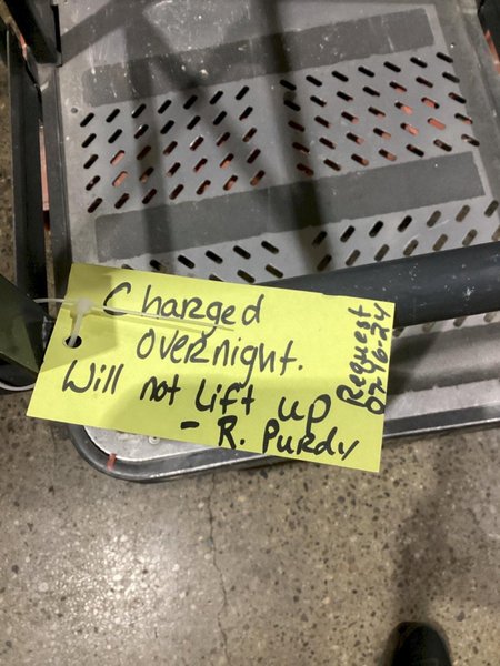 JLG 12SP VERTICAL MAN LIFT USED