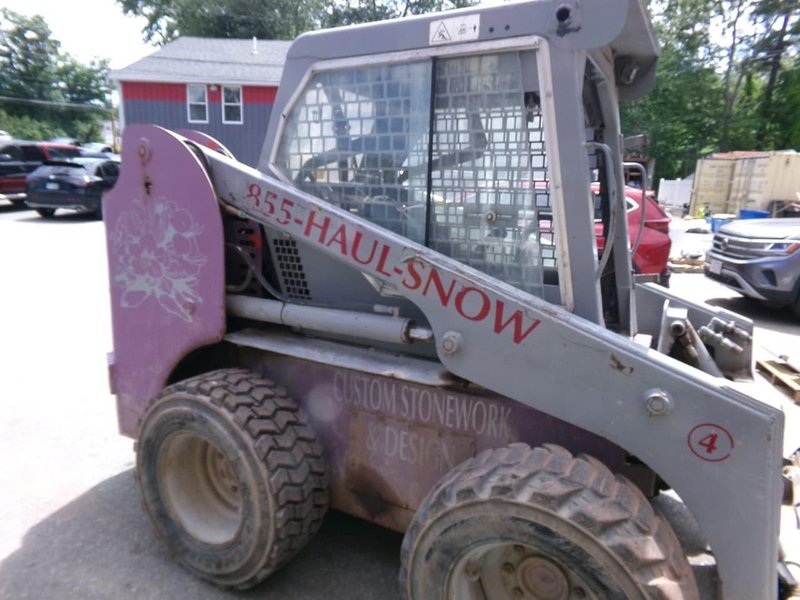 Thomas T250 Skid Steer Loader, 2008 – 87 HP Kubota Diesel, 2,500-Lb Lift Capacity, Auxiliary Hydraulics
