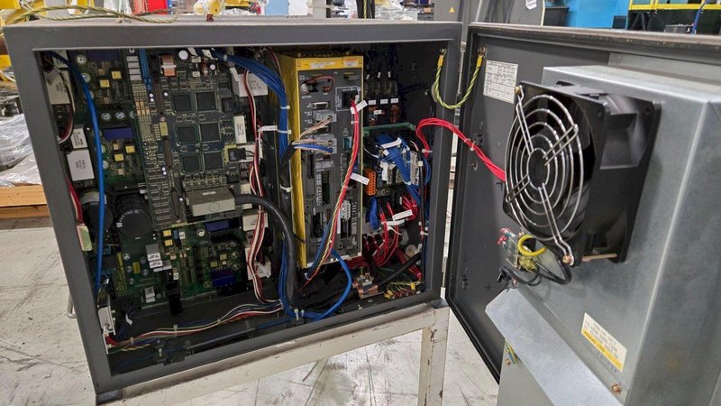 FANUC M-16IB/20 + R-J3IB ROBOT ARM AND CONTROL PANEL NO TEACH PENDANT USED