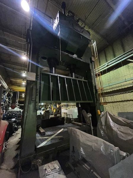 700 TON VERSON 700-HD-2-144T HYDRAULIC PRESS STOCK# 3992