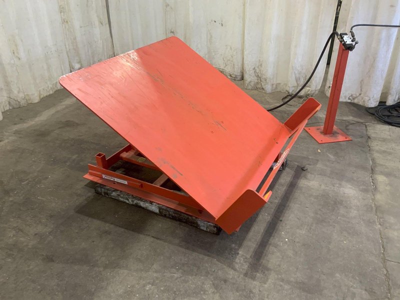 48" X 48" PRESTO ECOA AT10-4848 PNEUMATIC LIFT TABLE: STOCK #81078