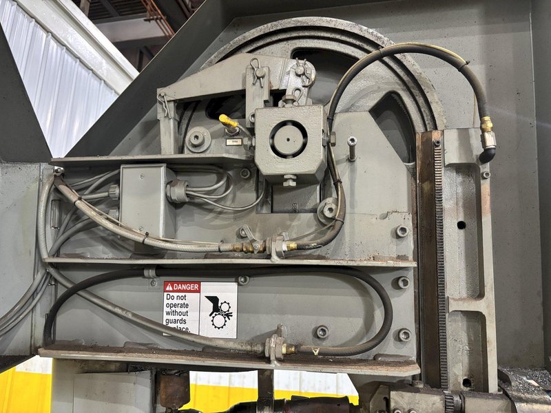 18" x 22" MARVEL SERIES 8 MARK III VERTICAL TILT FRAME BANDSAW: STOCK #23228