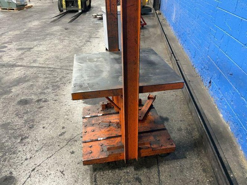 Lexco 2000 Lbs Lift Table - Special Dh-3339-22