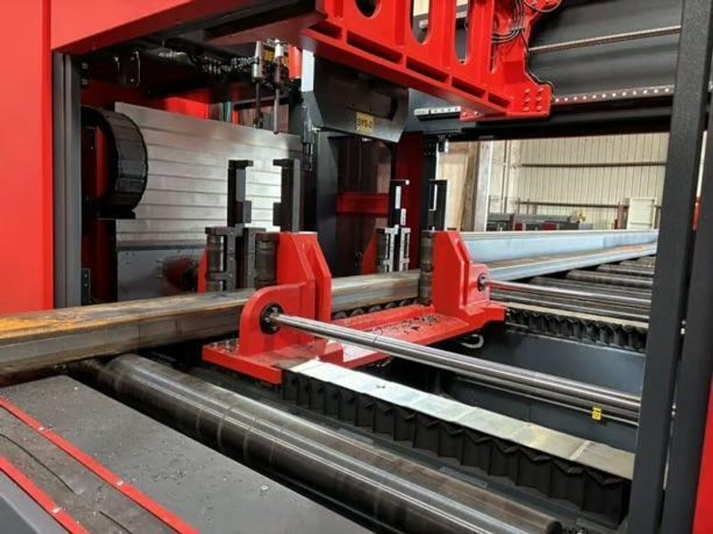 Akyapak 3ADM 1200 3-Spindle 10-Axis CNC Drilling Line, 2025 – 51″ x 23″ AST1300 Double Miter Bandsaw, Chip Conveyor, Transfer Tables