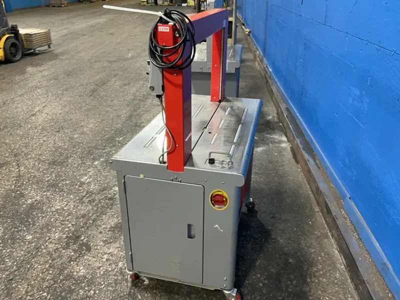Strickland 25”x33.5” Automatic Arch Strapping Machine - 710l