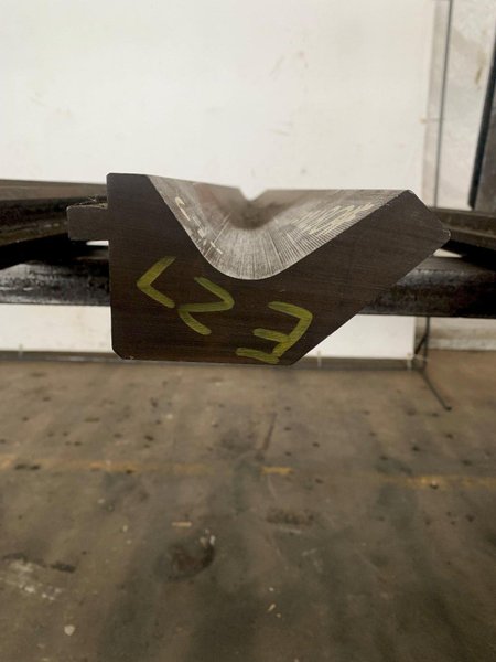 5'7"(67") PRESS BRAKE TOP GOOSE NECK MALE DIE. STOCK # 0876624