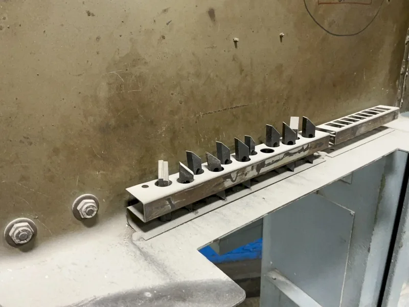 DOALL 30” X 30” VERTICAL BAND SAW   -  V 26