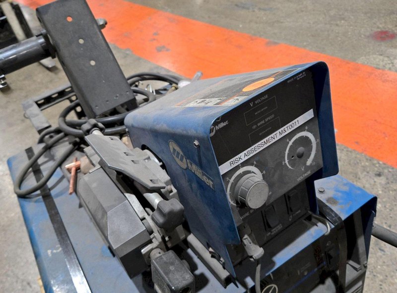 MILLER DELTAWELD 302 / 70 SERIES MIG WELDER WITH WIRE FEEDER USED