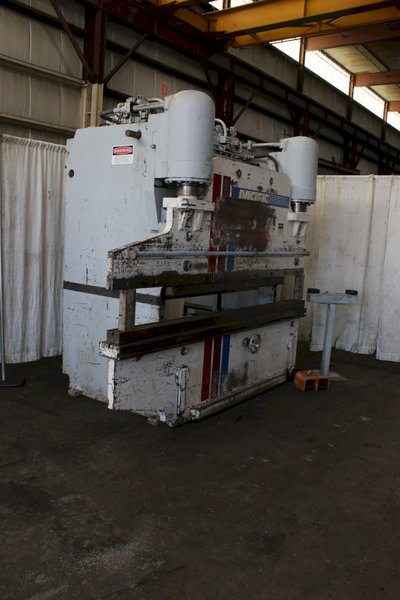 225 TON X 10&#039; PACIFIC HYDRAULIC PRESS BRAKE: STOCK #76324