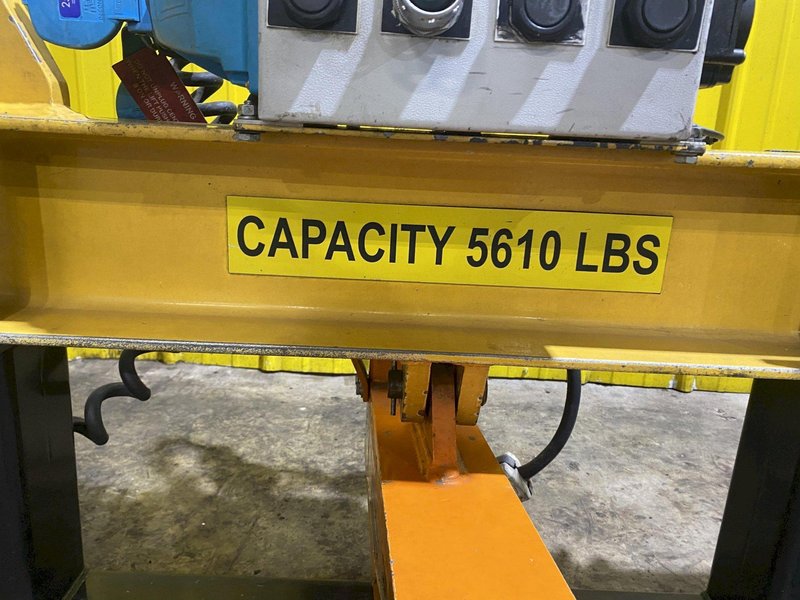 5610 LB ERIEZ MAGNETICS CRANE LIFTING MAGNET ON SPREADER BAR STOCK 16097