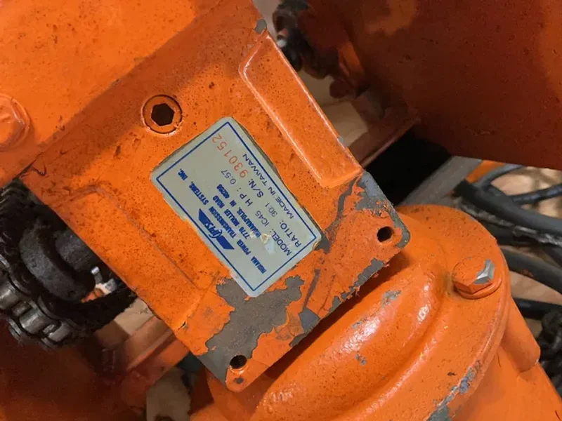 YALE, SATURN ENGINEERING CORP. 2 TON HOIST