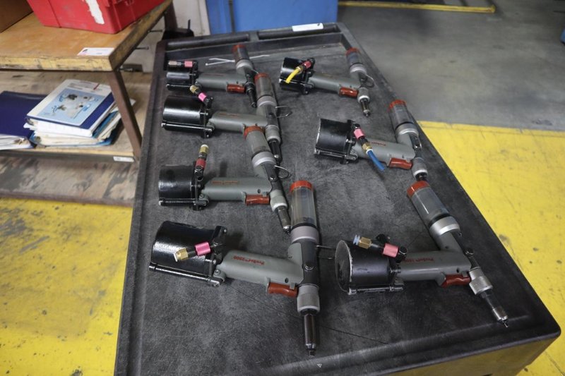 Pop ProSet 1600 and 2500 Pneumatic Rivet Guns (7)- Auction Item