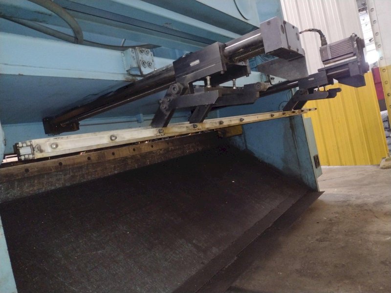 8&#039; x 1/4&quot; MASTER-FAB MODEL #SSB250-8 HYDRAULIC SHEAR: STOCK #18844