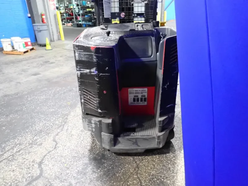 RAYMOND 4500 LBS ELECTRIC STAND UP FORK LIFT  -  EZ R40TT
