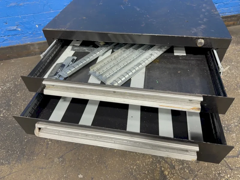 5 DRAWERS TOOL CABINET