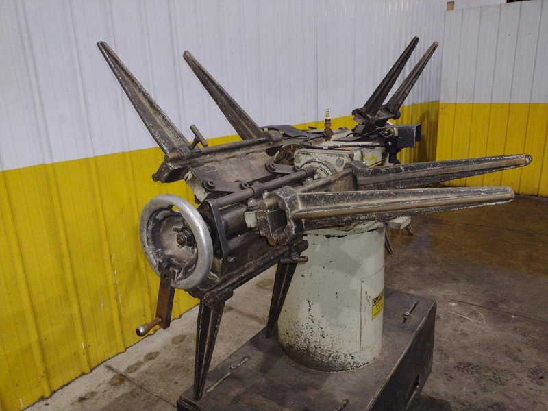 3,000 LBS C.W.P. MODEL #2.5 RD DUAL COIL REEL UNCOILER: YOBRO #25066