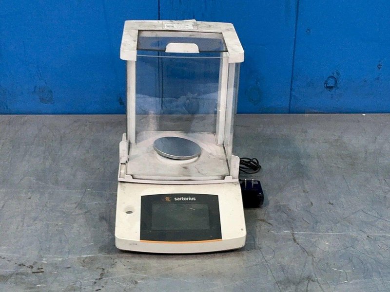 SARTORIUS ANALYTICAL BALANCE  -  PRACTUM224-1S