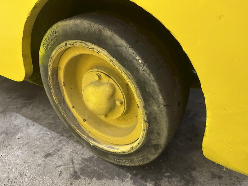 12,000 LB CATERPILLAR PROPANE FORKLIFT: STOCK #17999