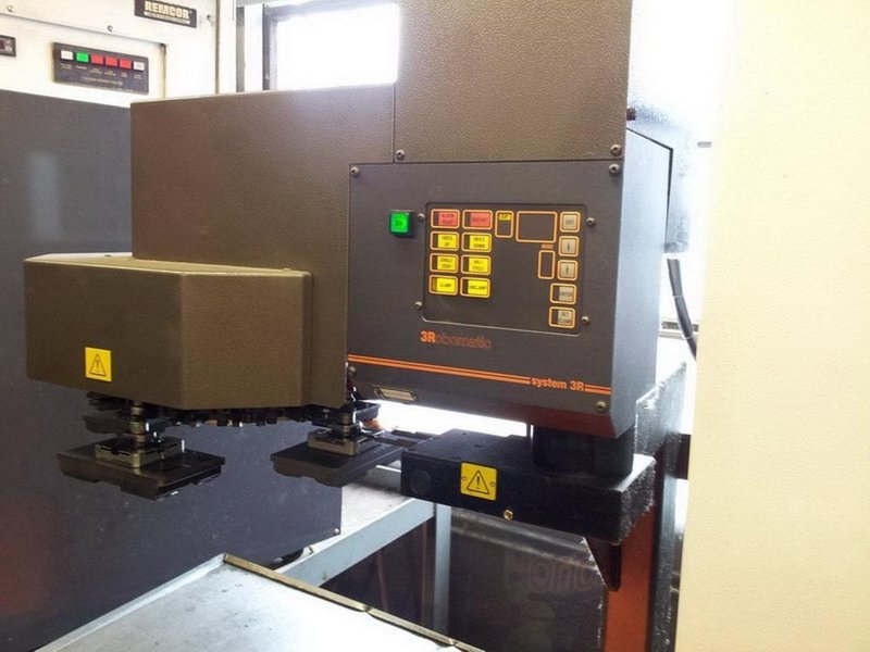 Charmilles Roboform 20A  EDM Ram Sinker, 1999 – Chiller, C-Axis, 16 ATC, 3R Tooling