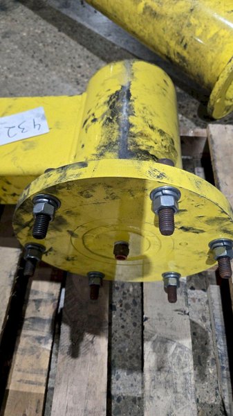 AIMCO ARTICULATED JIB CRANE WITH PNEUMATIC GRIPPER USED