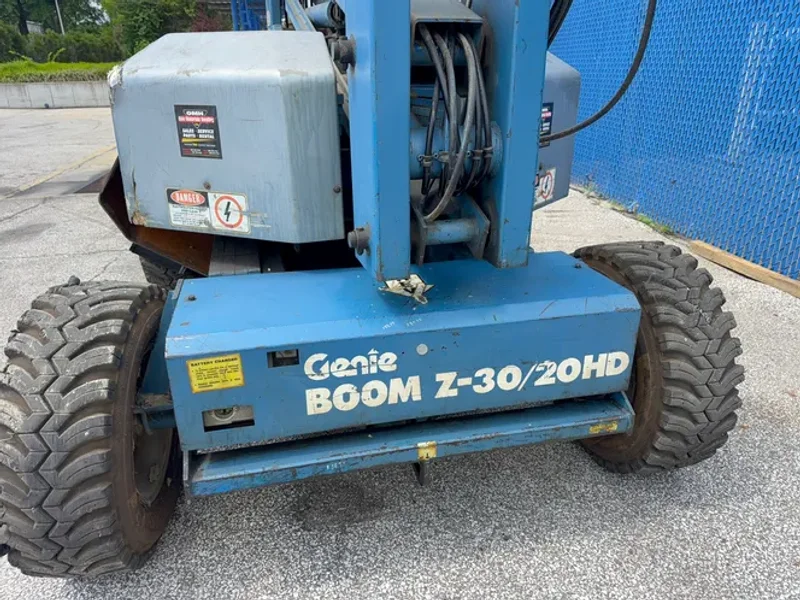 GENIE 500 LBS BOOM LIFT  -  BOOM Z-30/20HD