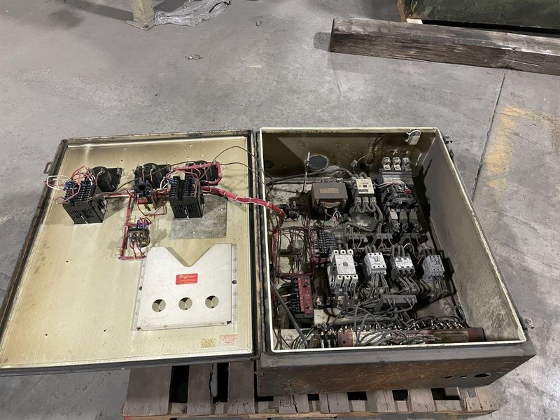 DYNARAD MODEL EC1700 1700# ELECTRIC RESISTANCE MELTING FURNACE WITH CONTROLS