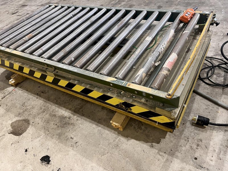 4,000 LB X 72" X 36" SOUTHWORTH MODEL #LS4-36 HYDRALUIC LIFT TABLE WITH ROLLER TOP: STOCK #20900