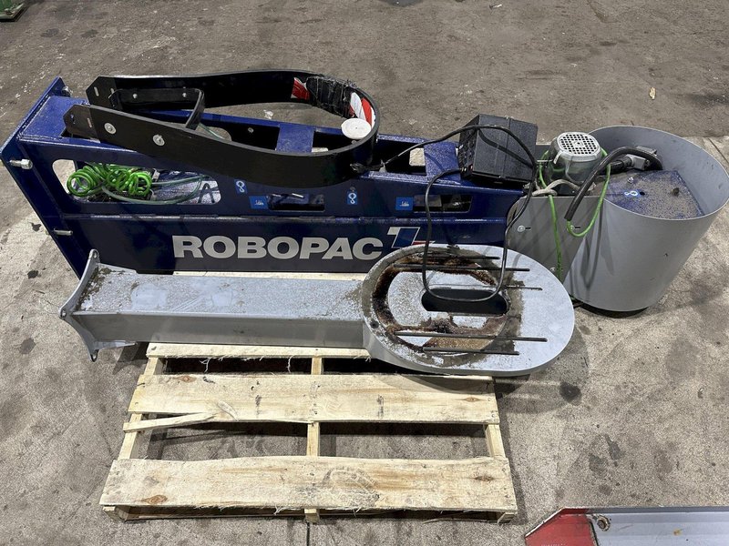 2016 ROBOPAC MODEL ROTOTECH-CS-708  FLOOR MOUNTED SEMI-AUTOMATIC STRETCH WRAPPER : STOCK #22319