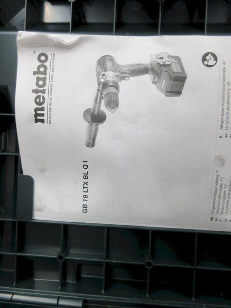 Metabo 18V Cordless Drill with Quick Chuck Attachments, Extra Battery and Charger in Plastic Carry Case- Auction Item