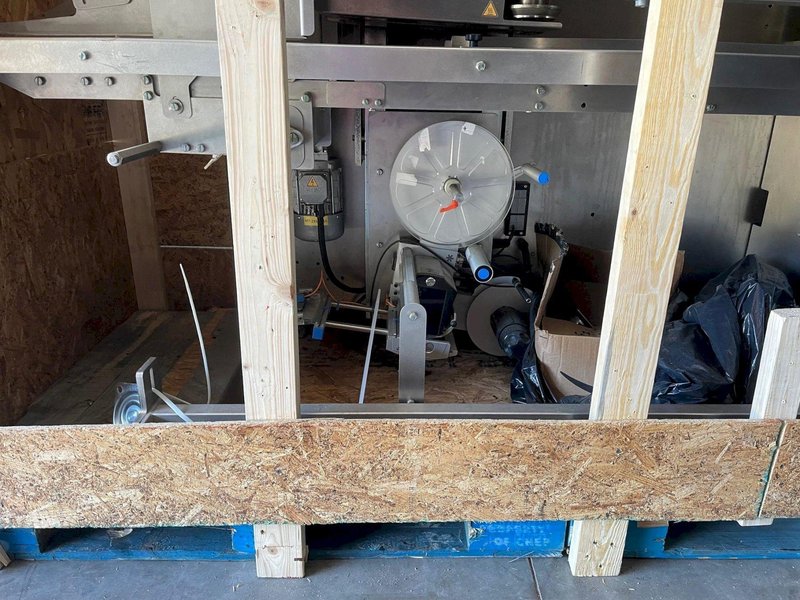 Redpack Horizontal Flow Wrapping NTS 2021 Extended Infeed 10&#039; equipped with Herma 500 Premium Label Applicator