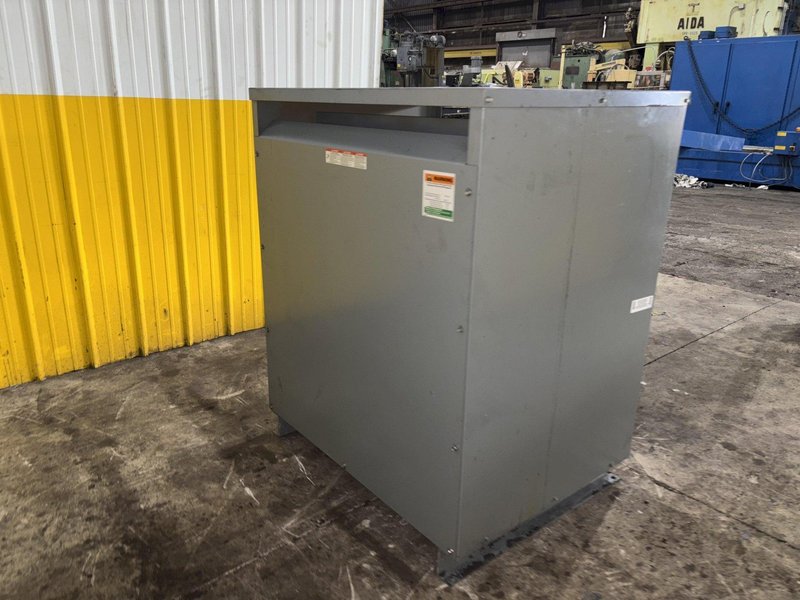 225 KVA SQUARE D 480 &lt;-&gt; 208Y/120 ELECTRICAL 3 PHASE TRANSFORMER: YOBRO #24119