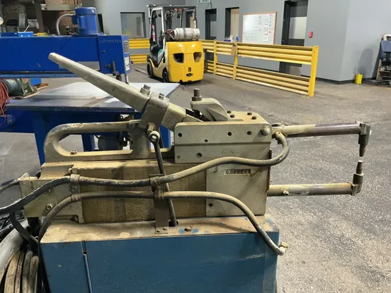 MILLER 20 KVA SPOT WELDER  -  MPS 20FT