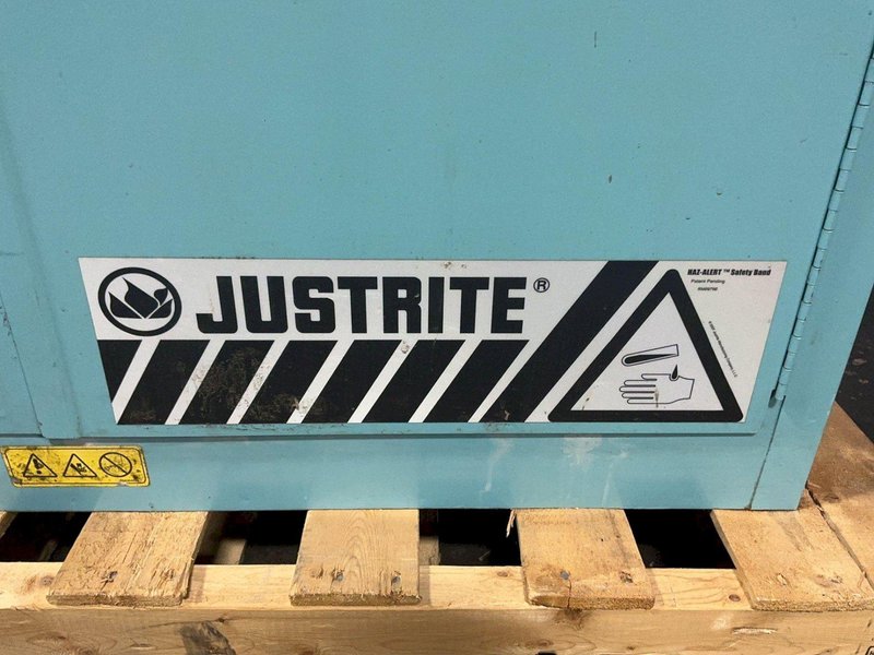 JUSTRITE 2 @ 30 GAL ACID &amp; CORROSIVE STORAGE CABINET  -  899062