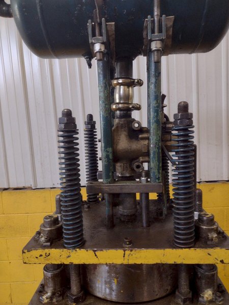 12 TON PNEU POWR PNEUMATIC AIR CUT OFF PRESS: STOCK #15083