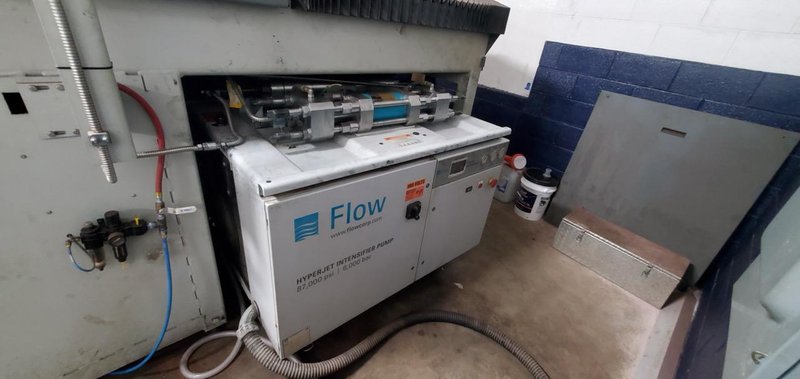 13′  x 8′ Flow Mach 3 Waterjet, 2012 – 87,000 PSI