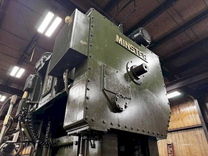 150 TON MINSTER E2-150-42-30 HEVI-STAMPER STRAIGHT SIDE PRESS. STOCK # 0882825