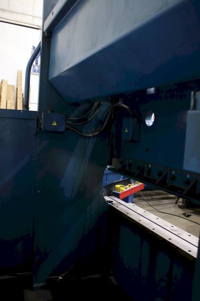 135 TON X 8' CINCINNATI MDL 135FMII HYDRAULIC PRESS BRAKE: STOCK #75067