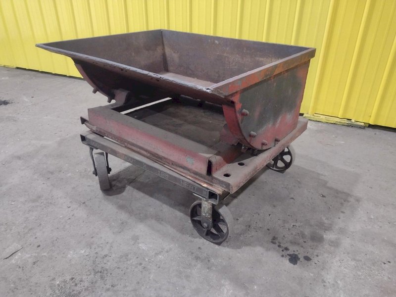 39&quot; X 38&quot; X 30&quot; ROLLING SHOP DUMP HOPPER: STOCK #19361