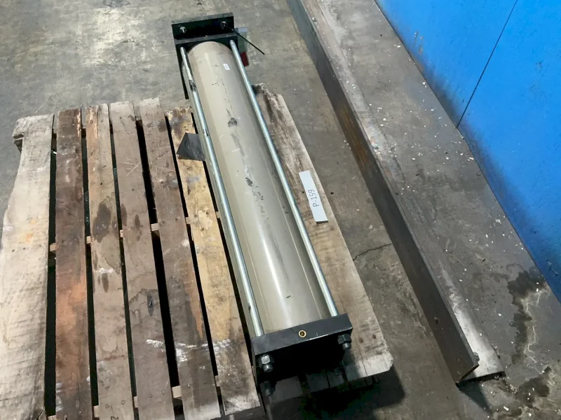 SMC CYLINDER