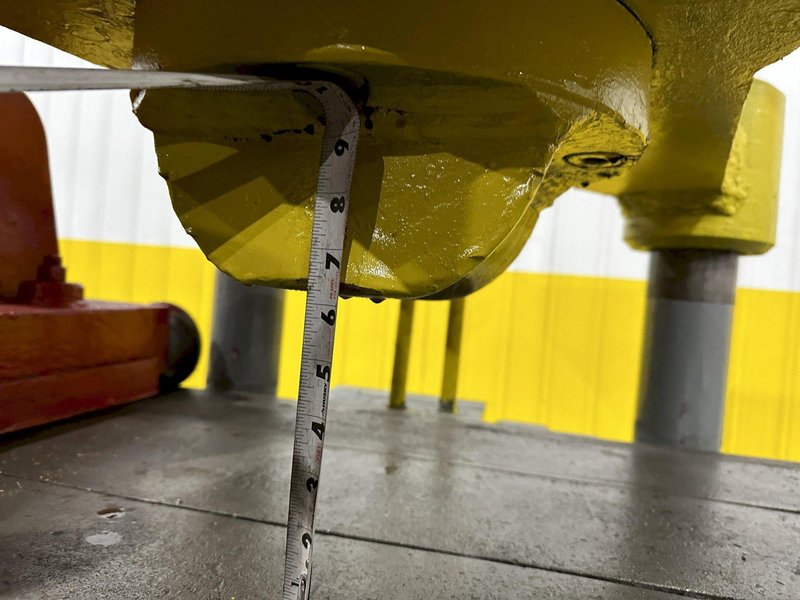 400 TON X 30' DRILCO TRAVELING HEAD HYDRAULIC STRAIGHTENING PRESS: STOCK #24953