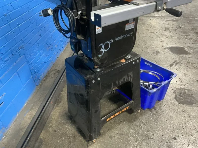 GRIZZLY 14” X 11” 30TH ANNIVERSARY EDITION 14" DELUXE BANDSAW   -  G0555LANV